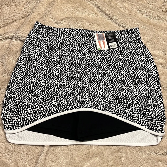 JONES NEW YORK The Contrast Skort Black Fuzzy Blocks - Picture 4 of 8